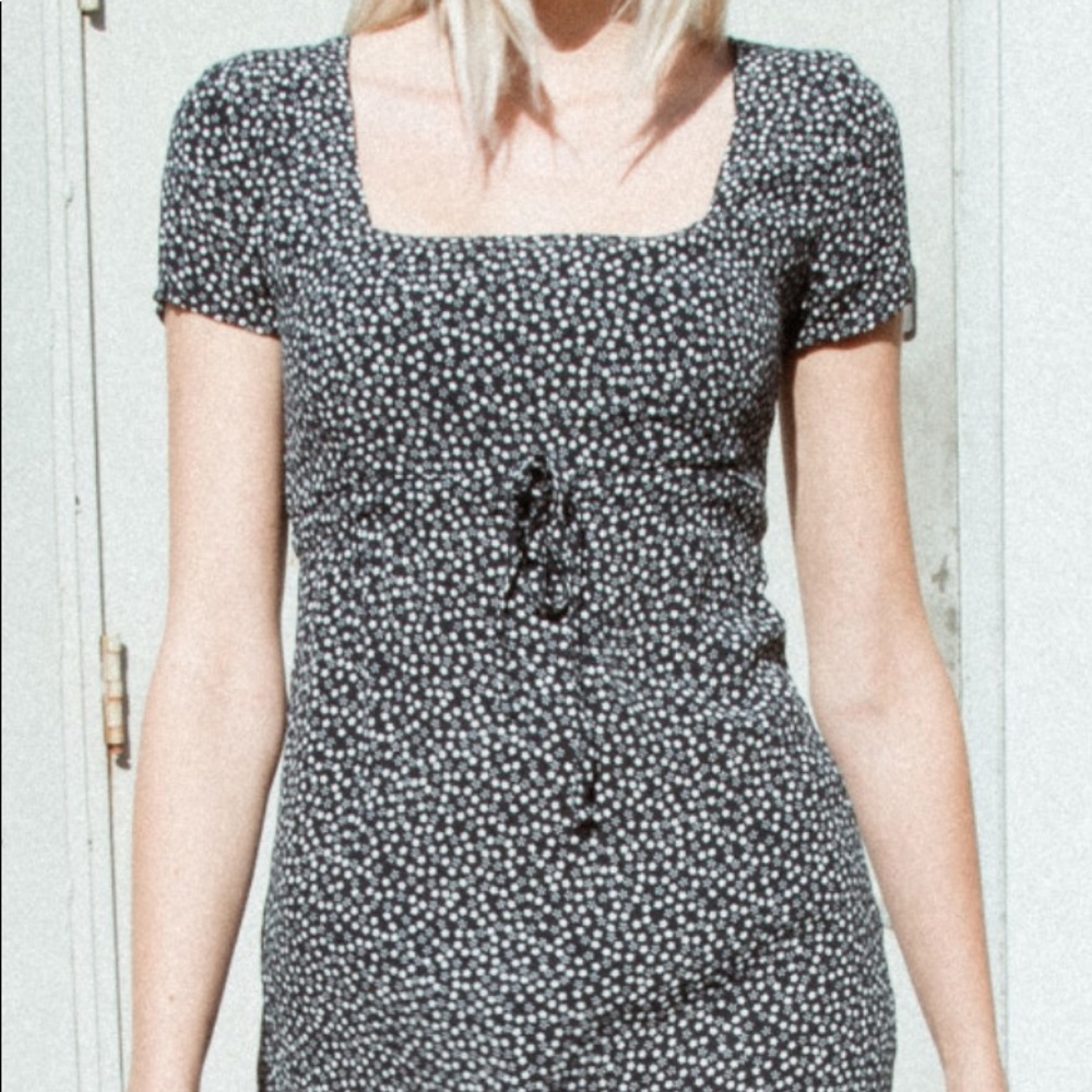 Brandy Melville Victoria dress (never worn)